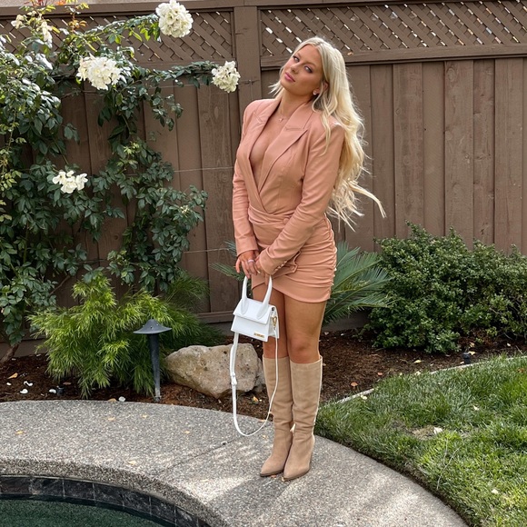 Meet your Posher, Andrea - Picture 3 of 14